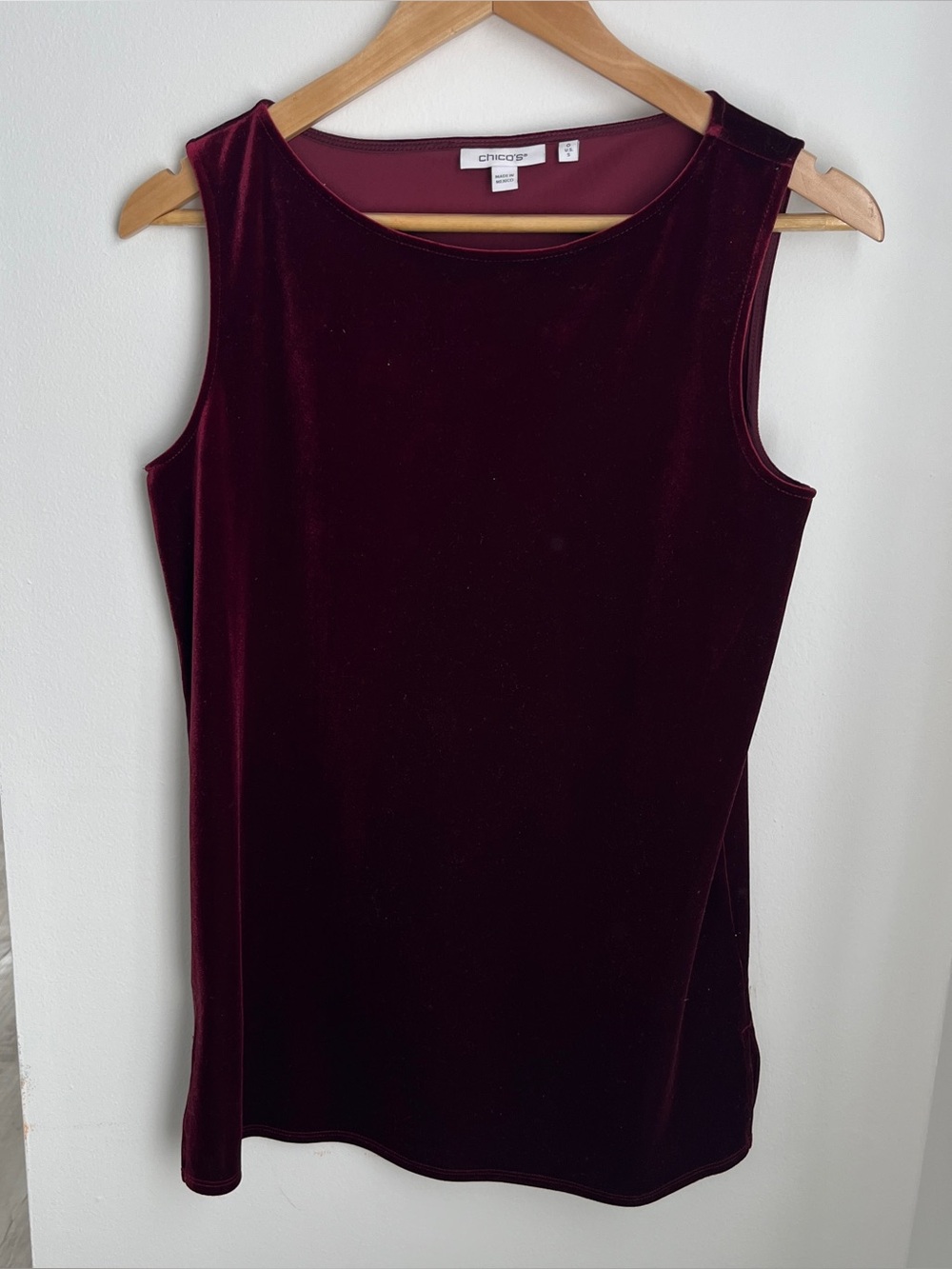 Chico’s burgundy velvet sleeveless tank top blouse size 0 like new